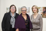 (v.l.n.r.) Laudatorin Dr. Heidemarie Uhl, Künstlerin Cornelia Mittendorfer, Galeristin Dagmar Gross